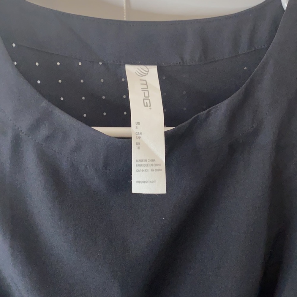 Top - Picture 3 of 4